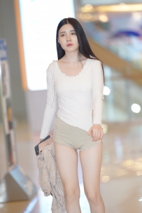 娇艳中透着一丝慵懒【图+视】