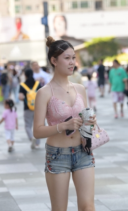 2306-1932=141√清凉的热裤女孩