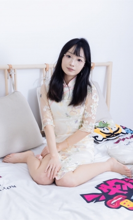 【物恋摄影】2201期：嘟嘟-三双高跟鞋、肉丝（脚尖透明款）、裸足