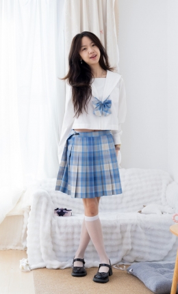 【物恋传媒】2647期：连翘-皮鞋、薄白丝小腿袜（脚尖透明款）、裸足、jk制服