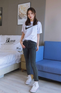 [袜啵啵] 220期：小沫-两双板鞋 短肉丝 裸足 [140P/1V/5.98G]