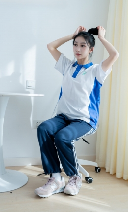 【物恋】2186期：小影-运动鞋、厚白丝、校服裤里丝