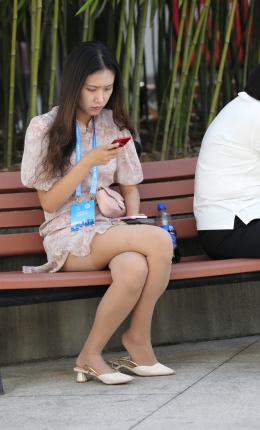 2306-2134=30√展会工作人员肉丝袜根凉拖