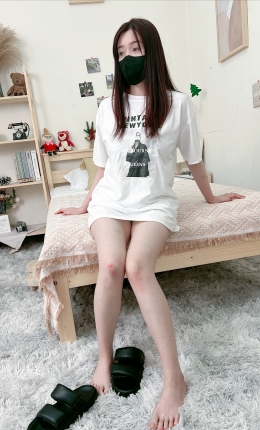 【Limerence】小喵Miao 絕頂稚嫩美腳靠近 雨天探班手機小紀錄 187P+V