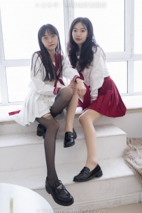 [袜啵啵] 302期：小甜豆稚予-三双皮鞋、板鞋、黑丝、两双肉丝（脚尖加固款）、裤里丝