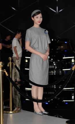 2306-2240=100√车展篇-礼仪肉丝中休时间闪一下