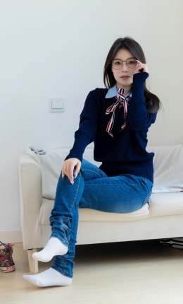 【物恋摄影】2379期：闪闪-帆布鞋、白棉袜、厚白丝小腿袜、裸足