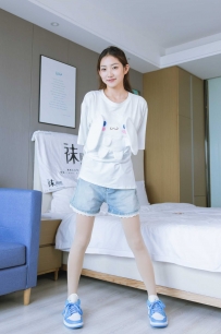 [袜啵啵] 228期：小沫-板鞋 厚肉丝 裸足 [145P/1V/5.52G]