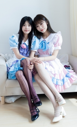 物恋传媒2400期：茯苓泡泡-高跟鞋、丝袜、互相挠脚心剧情