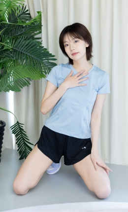 【袜啵啵】753期：小甜豆-板鞋、白棉袜（中筒）、裸足、海盐黑胡椒叉子摆盘剧情