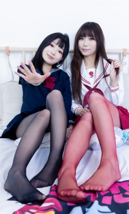 【物恋摄影】2352期：泡泡嘟嘟-高跟鞋、油亮薄红丝、油亮薄黑丝（脚尖透明款）、jk制