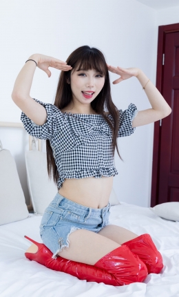 【物恋传媒】2521期：泡泡-高跟长靴、白棉袜、裸足（271-275）