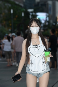 热裤比打底裤还短呢