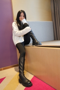 【御足摄影】005期：长靴白袜裸足  [95张+14分钟]