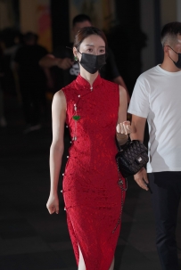 2210-656=红色旗袍小姐姐-181P/2.41GB