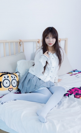 【物恋摄影】2278期：泡泡-高跟凉鞋、厚灰丝、厚黑丝、厚白丝、三双丝袜叠穿