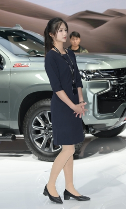 2306-1485=65√文质彬彬，丝袜小姐姐