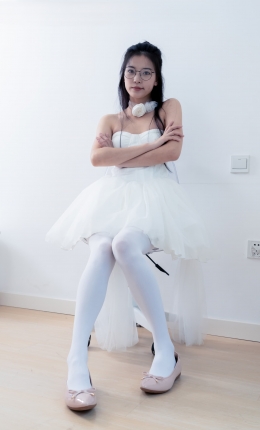 【物恋摄影】2268期：茯苓-平底鞋、厚白丝、皮筋绑脚老头乐挠脚剧情