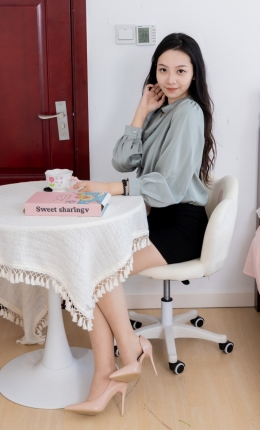 【物恋传媒】2645期：小泽-高跟鞋、薄肉丝（脚尖透明款）、ol风