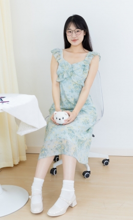 【物恋摄影】2350期：小椿-高跟鞋、白棉袜、裸足