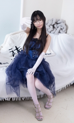 【袜啵啵】583期：甜甜圈-两双高跟凉鞋、五指淡紫丝、五指红丝、五指淡粉丝