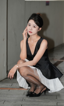 2306-2249=260√纯情颜值黑丝加持【图片+视频】