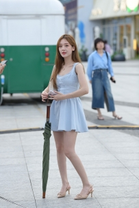 JP2306-185=淡蓝色连衣裙小仙女-68P/1.58GB.