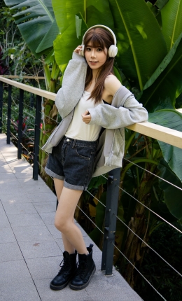 【甜予摄影】278期：萧潇-黑色靴子、白色棉袜、裸足