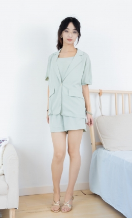 【物恋传媒】2586期：南南-三双高跟鞋、薄肉丝（脚尖透明款）、裸足