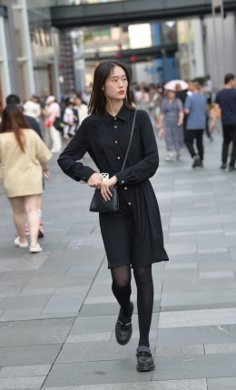 2306-1807=73√通勤装黑丝小姐姐下班了