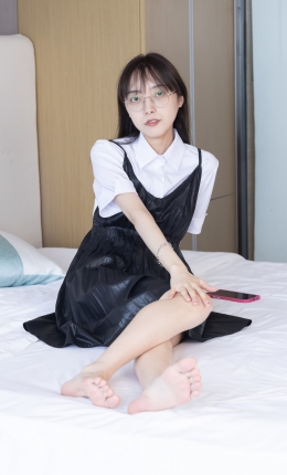 【袜啵啵】630期：稚予-高跟长靴、高跟鞋、薄灰丝黑丝（脚尖加固款）、裸足