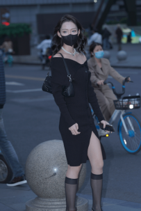 2210-470=闺蜜-112P+视频/1.67GB-