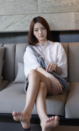 【青柠摄影】115期：叶子-牛仔背带裤素材、透明脚尖白丝、裸足